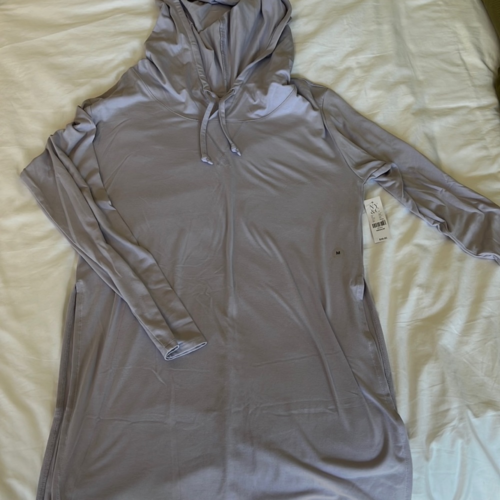 NEW WITH TAG long sleeve hooded shirt